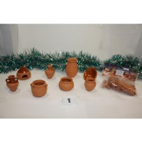 Conjunto de 8 vasijas de barro y tejas